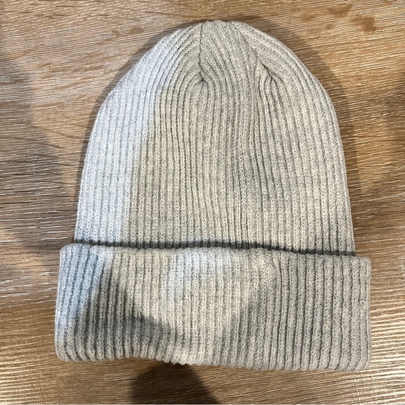 light gray knitted beanie - Picture 2 of 2